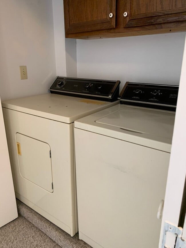 Building Photo - power260