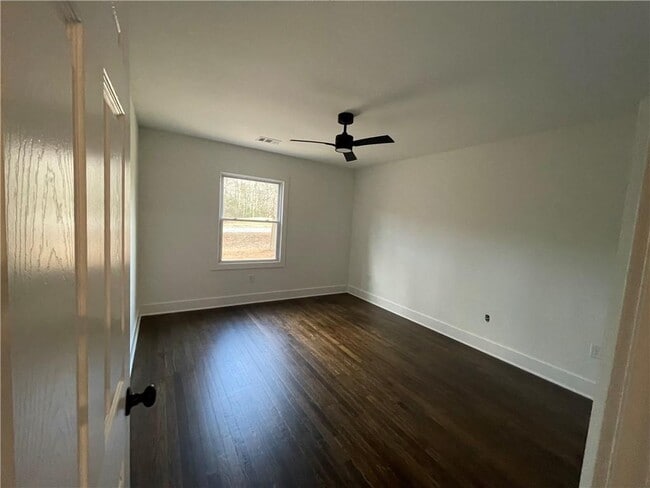 Building Photo - 1938 GA-212