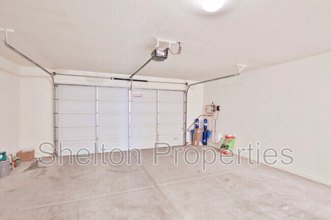 Building Photo - 18787 W Yucatan Dr