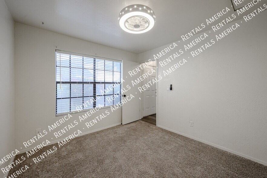 Building Photo - 6609 W Kingston Ln