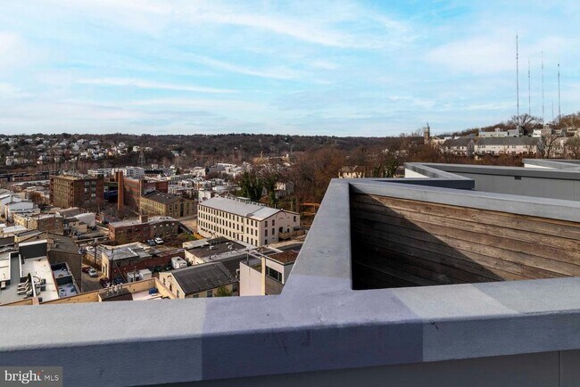 Building Photo - 237 Krams Ave