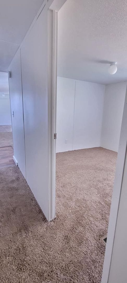 Building Photo - Ready to move in