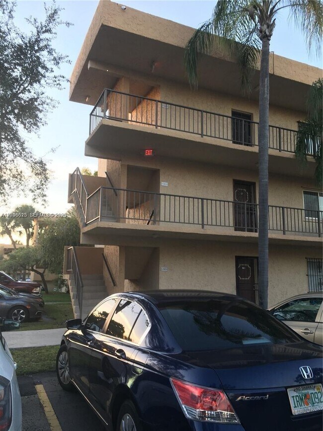 Building Photo - 8401 SW 107th Ave