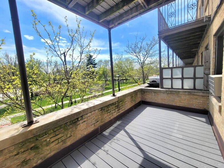 Building Photo - 730 Judson Ave