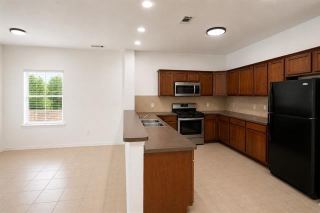 Building Photo - 320 Woodgrove Dr