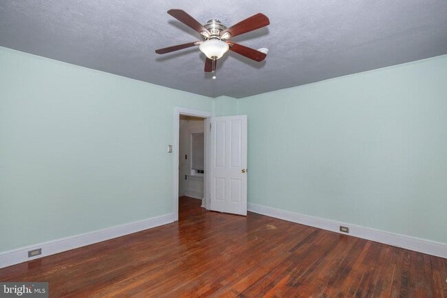 Building Photo - 106 S Maple Ave