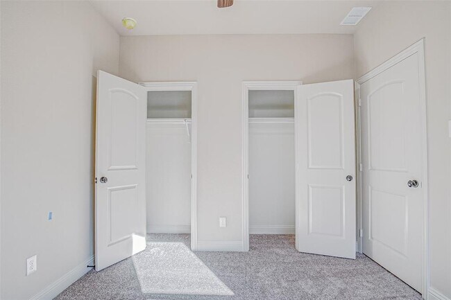 Building Photo - 7819 Cypress Dr