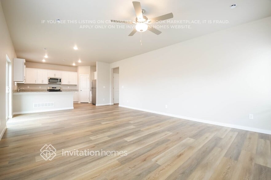 Building Photo - 2161 Christina St