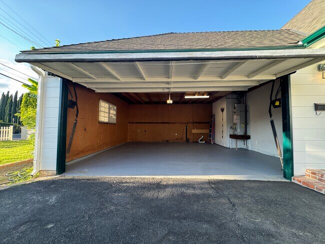 Building Photo - 4918 Haskell Ave