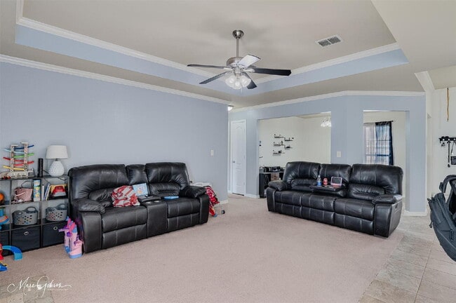 Building Photo - 615 Alex Way