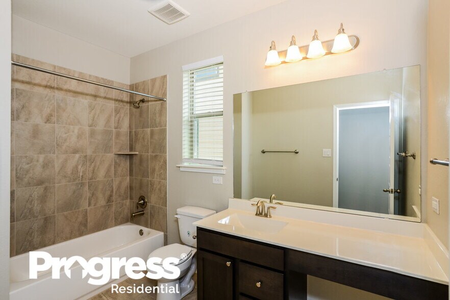 Building Photo - 8208 Victory Cove