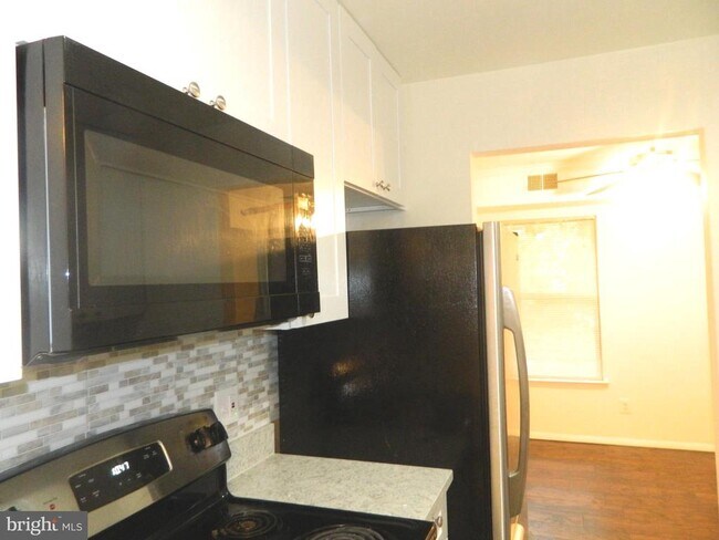 Building Photo - 7925 Coriander Dr