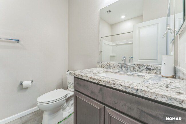 Building Photo - Spacious 5BR House in Casa Grande