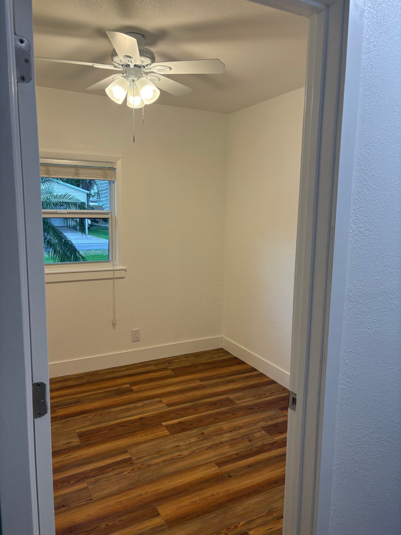 Building Photo - 626 SW Rustic Cir