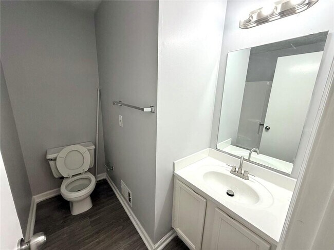 Building Photo - 3628 N Hopkins Ct