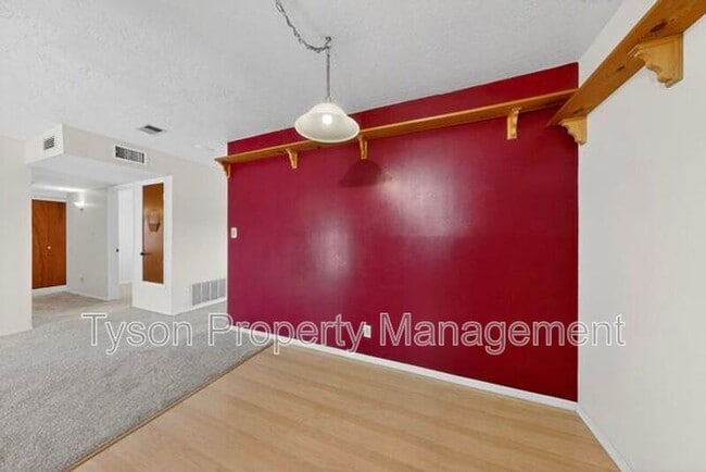 Building Photo - 1225 Del Mastro Dr SW