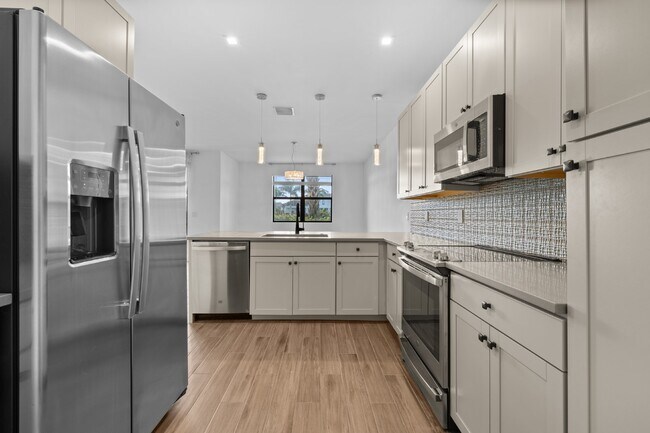 Building Photo - Vanderbilt Reserve Townhouse