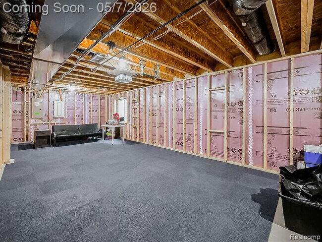 Building Photo - 8640 Quincy Dr