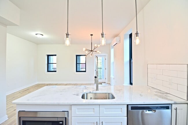 Building Photo - 56 S 5th St