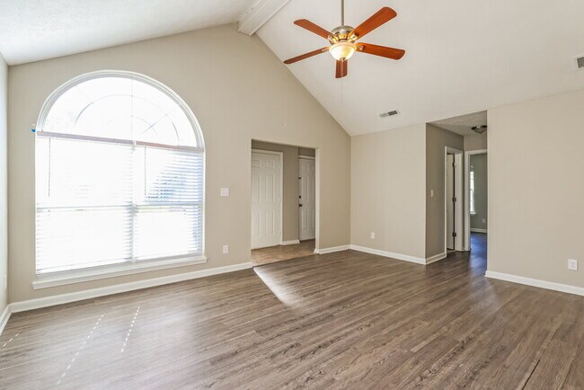 Building Photo - 11107 Meadow Chase Ct