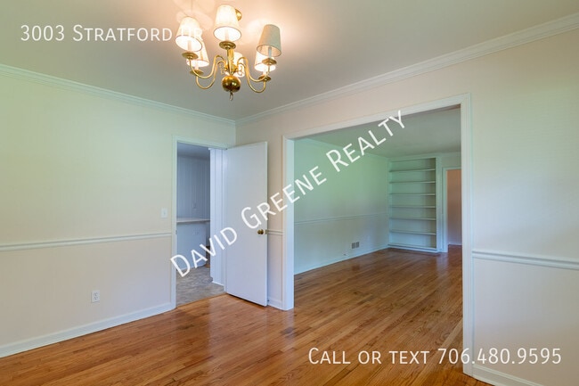 Building Photo - 3003 Stratford Dr