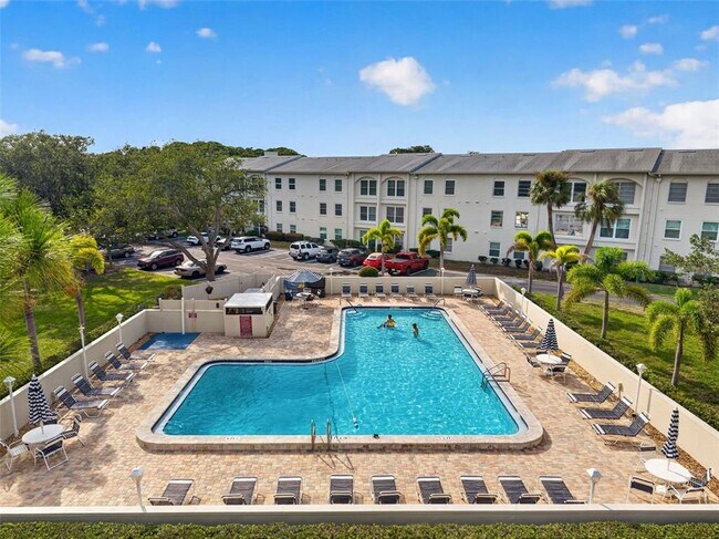 Building Photo - 2700 Bayshore Blvd
