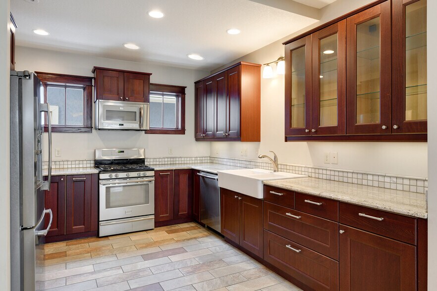 Building Photo - 1395 Englewood Ave