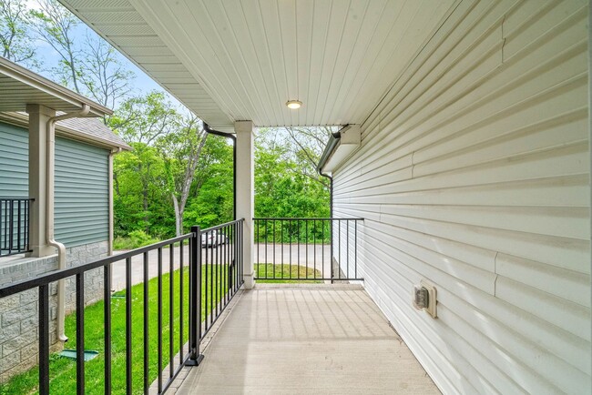 Building Photo - 3 Bedroom Home For Rent Near Historic Down...