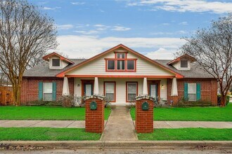 Building Photo - 300-306 East Main Street