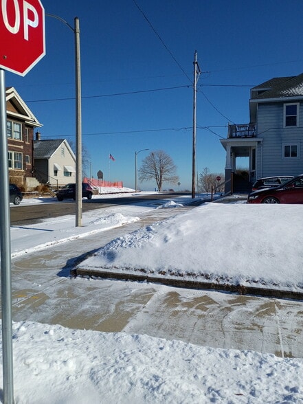 Building Photo - 1340 Chatham St