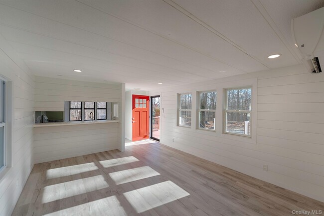 Building Photo - 193 Decker Rd