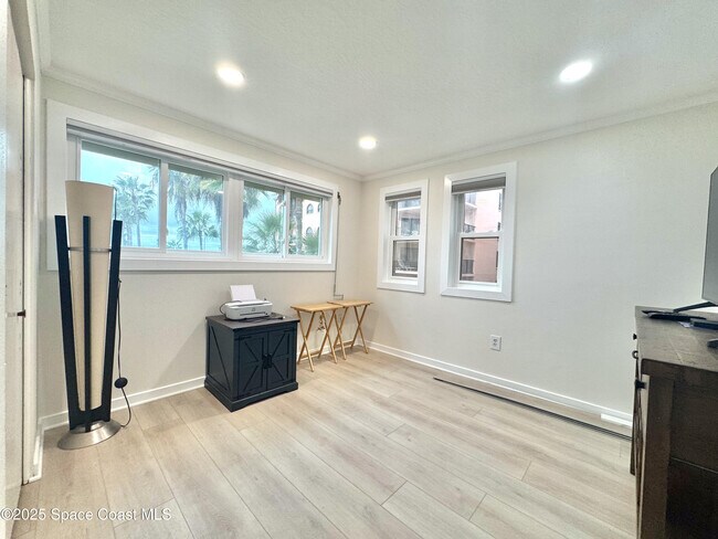 Building Photo - 5050 Ocean Beach Blvd