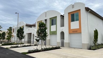 Building Photo - 6280 SW 47th Ct