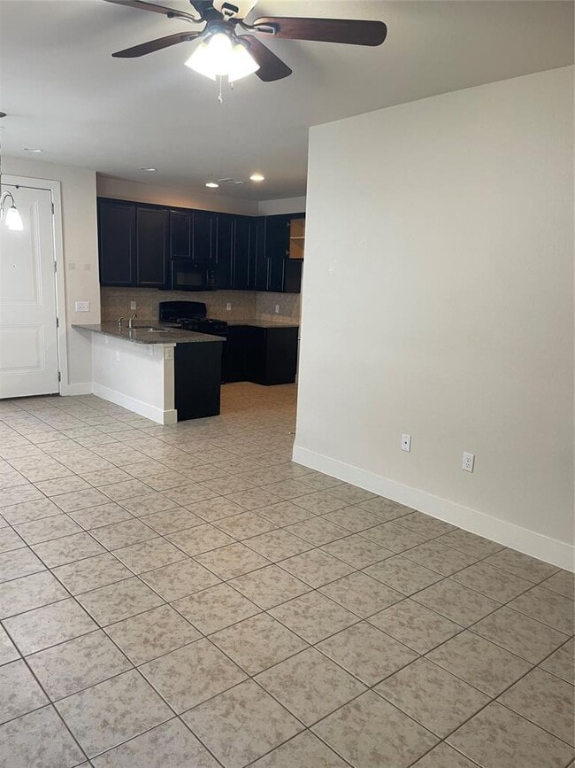 Building Photo - 2212 Creekside Ln