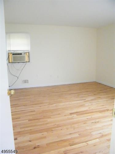 Building Photo - 65 Wolf Pl