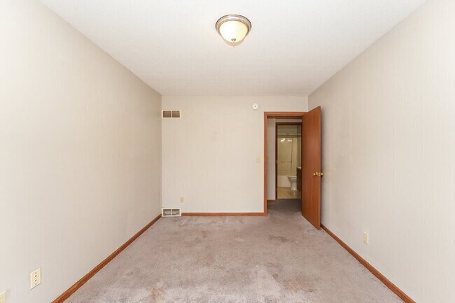 Building Photo - 6505 Snow Rd