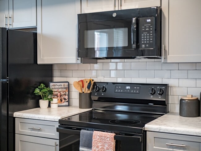 Building Photo - Bexley Plaza Apartments