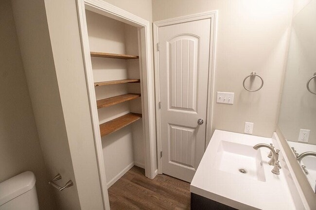 Building Photo - 1909 Newton Dr