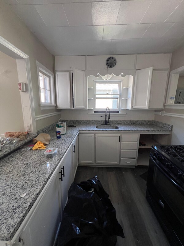 Building Photo - 5733 Longwood Ave
