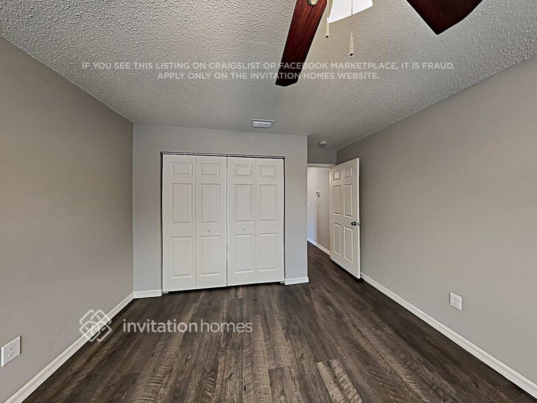 Building Photo - 15111 Roundup Dr