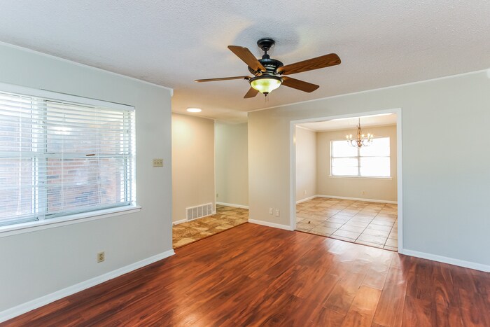 Building Photo - 218 Leighton Dr