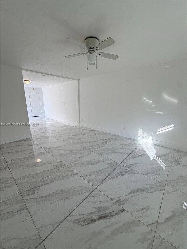 Building Photo - 4265 SW 51st St