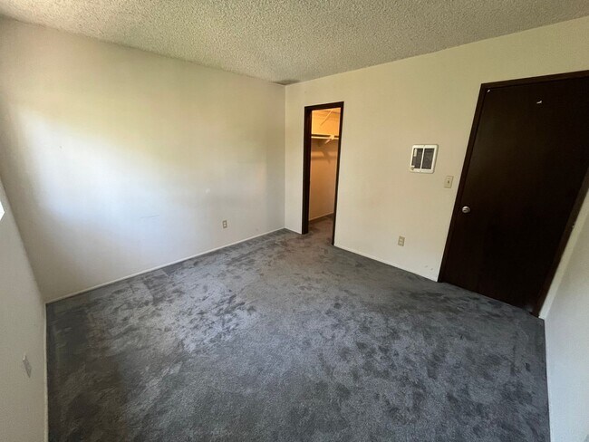Building Photo - La Jolla Townhome For Rent