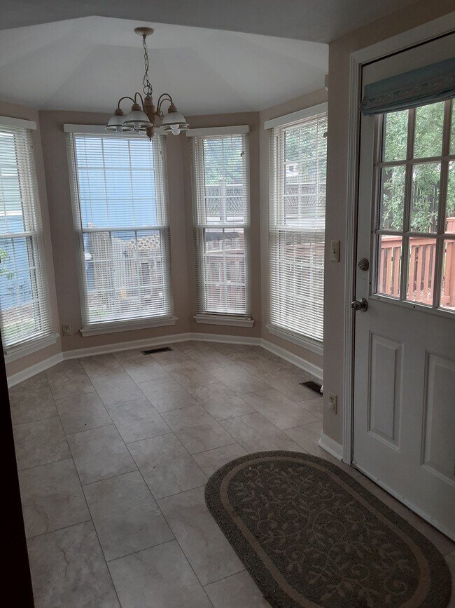 Building Photo - 7309 W 154th Terrace