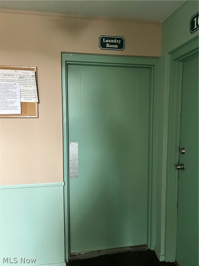 Building Photo - 23875 David Dr