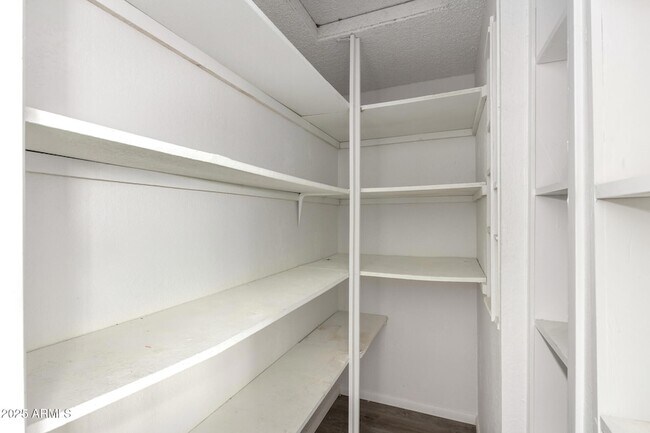 Building Photo - 15604 E Mustang Dr