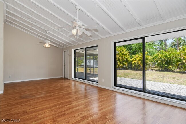 Building Photo - 28058 Oak Ln