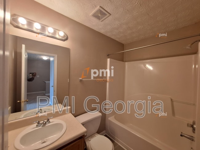 Building Photo - 636 Georgetown Ct