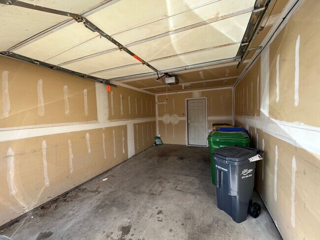 Building Photo - Great Townhome in North Fort Collins
