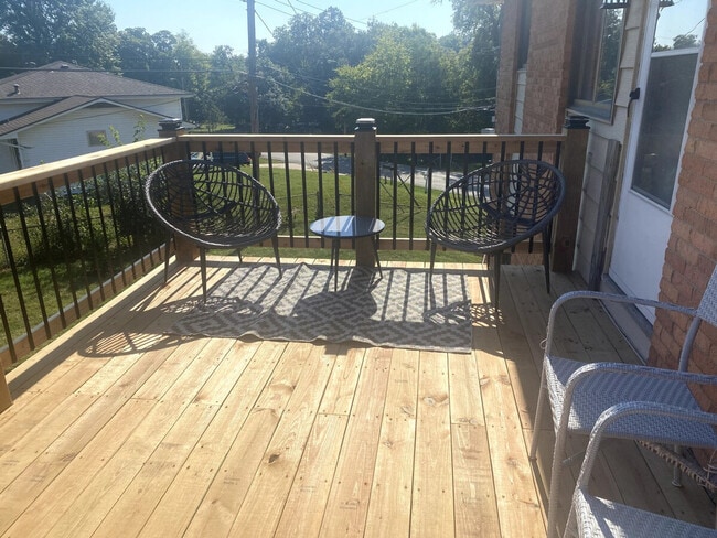 Building Photo - 5601 N Northwood Rd